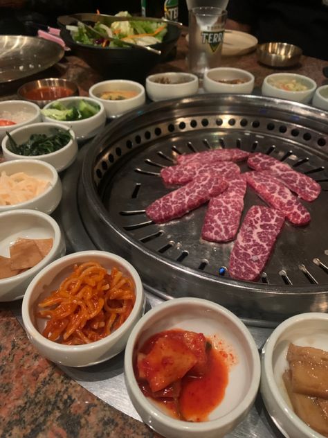 Fancy Korean Restaurant, Korean Barbeque Aesthetic, Kbbq Korean Aesthetic, Korean Restaurant Food, Pig Restaurant, Korean Barbeque, Hot Pot Restaurant, Korean Grill, Korean Restaurant