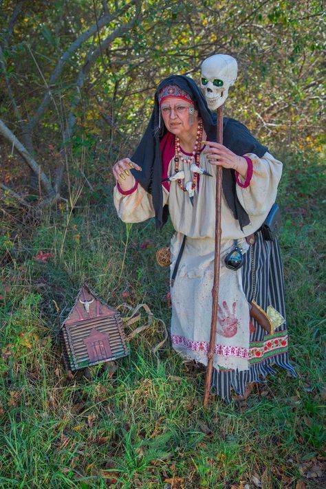 My #BabaYaga costume. Fall 2021 Folk Horror Costume, Baba Yaga Costume, Slavic Halloween, Purim Ideas, Horror Costumes, Addams Family Musical, Folk Horror, Fairytale Party, Painting House