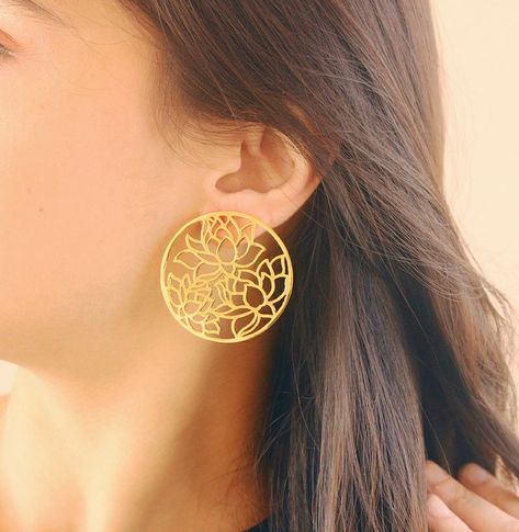 Small Earrings Gold, Flower Jewelry Designs, Unique Gold Jewelry Designs, Brass Jewellery, Lotus Jewelry, Lotus Earrings, Contemporary Earrings, Silver Jewelry Design, Fancy Jewellery