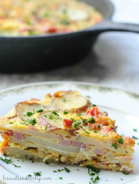 20 Frittata Recipes For Breakfast, Lunch and Dinner! - The Petite Cook Eggs Frittata, Ham Frittata, Recipe Tortilla, Spanish Tortilla Recipe, Jalapeno Deviled Eggs, Homemade Crescent Rolls, Boiling Eggs, Savoury Tarts, Spanish Tortilla