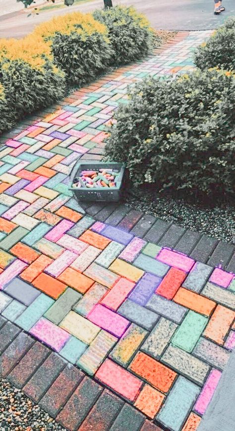 Fun Chalk Art, Brick Walkway, Chalk Design, Frida Art, Sidewalk Chalk Art, Sidewalk Art, Art Tumblr, Large Backyard, Chalk Drawings