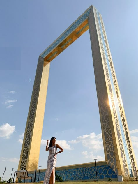 Dubai Frame Photography, Photo Poses In Dubai, Dubai Frame Photo Ideas, Dubai Poses, Dubai Ideas, Dubai Picture Ideas, Dubai Photos, Dubai Photoshoot, Dubai Outfit