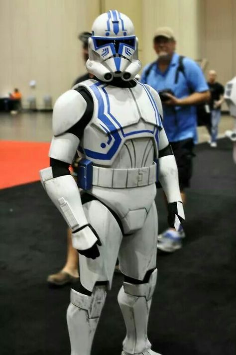 Clone trooper Clone Trooper Cosplay, 501st Clone Trooper, Clone Trooper Armor, 501st Legion, Star Wars Trooper, Cosplay Armor, Star Wars Celebration, Star Wars Outfits, Star Wars Costumes