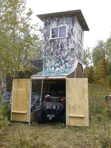 Deer stand with enclosed ATV parking Deer Hunting Stands, Hunting Shack, Shooting House, Deer Feeders, Hunting Stands, Deer Blind, Hunting Diy, Deer Hunting Tips, Deer Camp