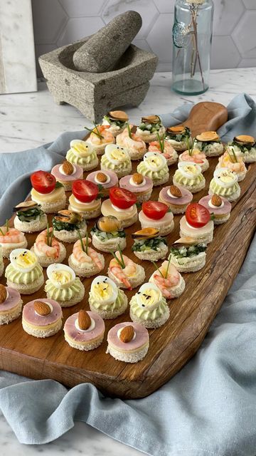 Canapes Simples, Pasta Canapes, Cold Canapes Ideas, Canapes Ideas, Canapes Catering, Easy Canapes, Party Canapes, Canapes Faciles, Pasta Appetizers