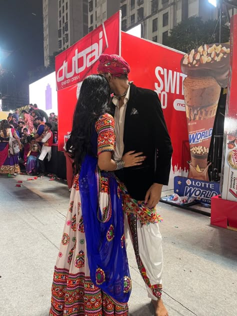 #navratrichaniyacholi #navratrioutfit #navratri #garbadress #garba #garbanight #navratrioutfit Garba Couple Aesthetic, Navratri Couple Aesthetic, Garba Couple Pictures, Garba Couple, Navratri Poses, Old Money Things, Navratri Aesthetic, Navratri Pictures, Navratri Ideas