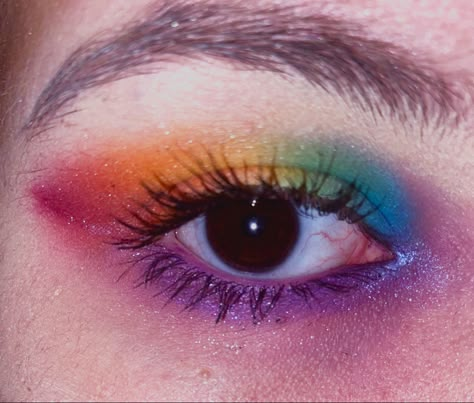 Simple Pride Make Up Looks, Pride Makeup With Glasses, Lgbtq Pride Makeup, Subtle Pride Makeup Looks, Break Up Makeup, Pride Makeup Eyeliner, Pride Makeup Ideas Bisexual, Lesbian Pride Makeup Look, Black And Rainbow Makeup