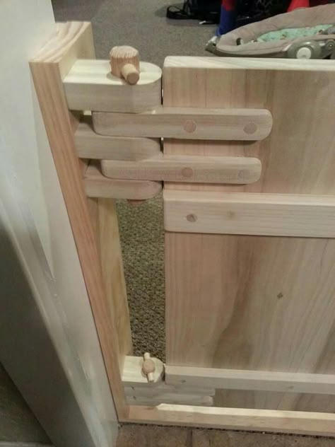 Wooden Hinges, Concealment Furniture, Diy Backyard Fence, Wood Hinges, Wood Craft Patterns, Wood Wall Art Diy, Wood Art Projects, Wood Joints, Woodworking Inspiration