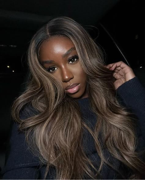 Chocolate Hair Color 15 Ideas for Black Women: A Stunning Transformation - women-club.online Chocolate Hair Color, Dark Skin Blonde Hair, Rambut Brunette, Chocolate Brown Hair Color, Hair Color Chocolate, Honey Brown Hair, Chocolate Hair, Brown Hair Color, Chocolate Brown Hair