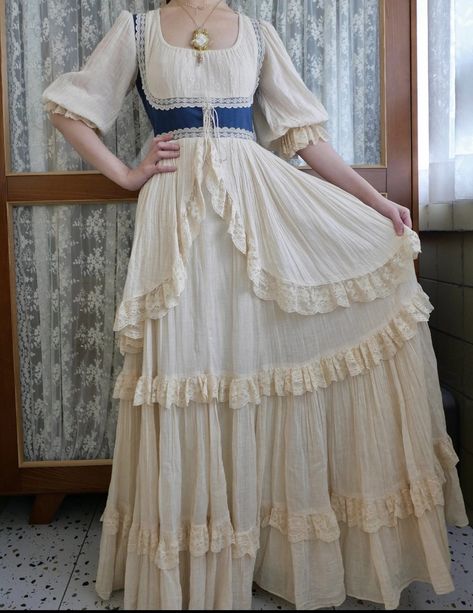 Gunne Sax Dress Aesthetic, Fairytale Dress Aesthetic, Full Maxi Dress, Vintage Gunne Sax Dress, Sax Dress, Bee Dress, Gunne Sax Dress, Cottagecore Outfits, Prom Dress Inspiration