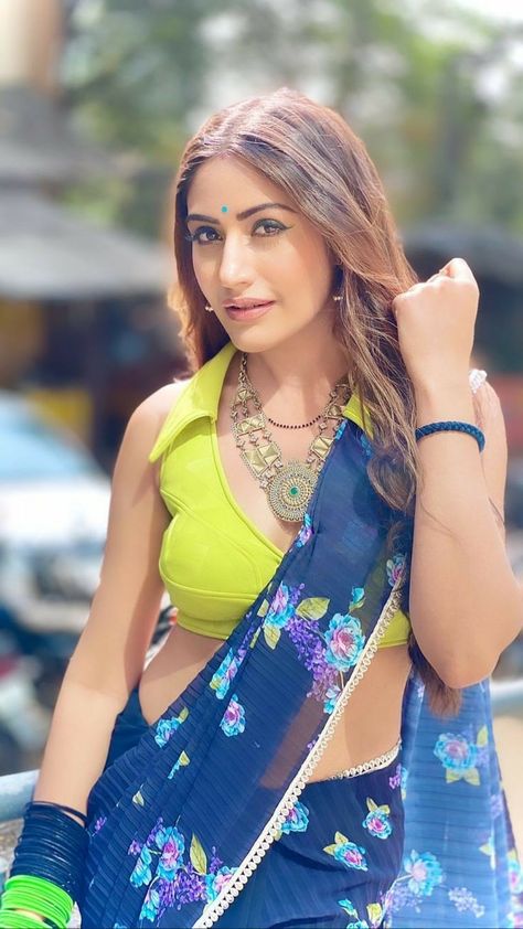 Sharad Malhotra, Hiba Nawab, Naagin 3, Choli Dress, Saree Wearing Styles, Surbhi Chandna, Saree Poses, Indian Fashion Saree, Saree Design