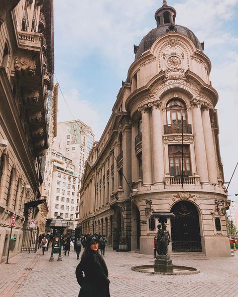 BABI SILVA’s Instagram post: “Calle Nueva York - Santiago/Chile.” Glamping Weddings, Chile Travel, Trip Outfits, Santiago Chile, Travel Dreams, South America, Travel Photos, Louvre, Instagram Post