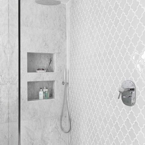 Bad Inspiration, Stunning Bathrooms, Bathroom Shower Tile, Subway Tiles, Shower Stall, Bathroom Remodel Master, Bath Remodel, Shower Design, Beautiful Bathrooms