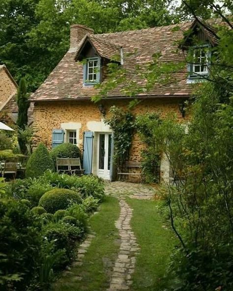 Cottage English, Elsie De Wolfe, English Country Decor, English Cottage Garden, Cottage Gardens, Dream Cottage, English Cottage, Garden Cottage, English Countryside