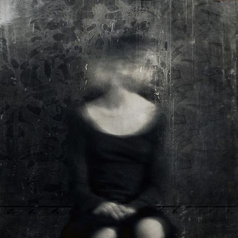 Sarah Moon, Pinhole Photography, Pinhole Camera, Dark Photography, 인물 사진, White Photo, Black And White Photography, Dark Art, Photography Inspiration