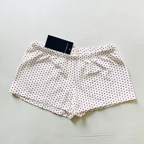 Bnwt Brandy Melville/John Galt Red Heart Emery Shorts 9.5 X 14 Brandy Fits, Girl Boxers, Brandy Melville Outfits, Brandy Melville Shorts, Pj Shorts, Fashion Journals, Denim Cutoff Shorts, John Galt, Floral Shorts