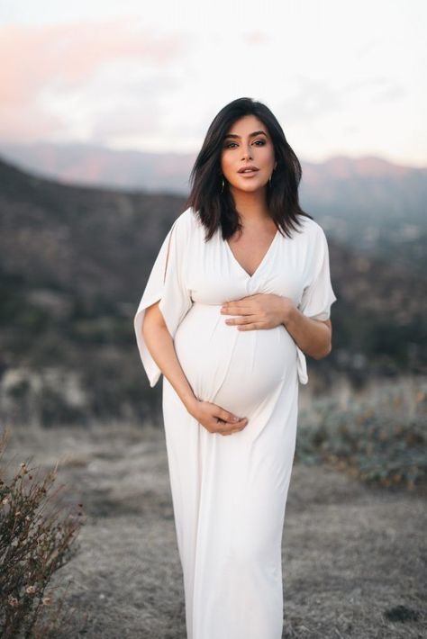 Pregnancy: What I Loved, Regret, and Learned - Sazan -  sazan hendrix, maternity pictures, maternity, third trimester, baby, pregnancy, how to, photography, tips, jon volk, pinterest, verdugo mountains, glendale, locations, pretty, maternity dresses, white maxi dress, flattering, style, beauty, makeup, short hair, inspiration, ingrid and isabel Sazan Hendrix, Baby Bump Photoshoot, Maternity Photoshoot Outfits, Maternity Photoshoot Poses, Maternity Inspiration, Baby Pregnancy, Maternity Photography Poses, Casual Maternity, Maternity Poses