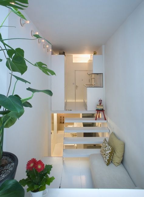 226 Sq. Ft. Minimalist Multi-Level Apartment Space Saving Apartment, Madrid Apartment, Narrow Rooms, Micro Apartment, Tiny Apartments, Minimalist Apartment, Micro House, Apartment Plans, 아파트 인테리어