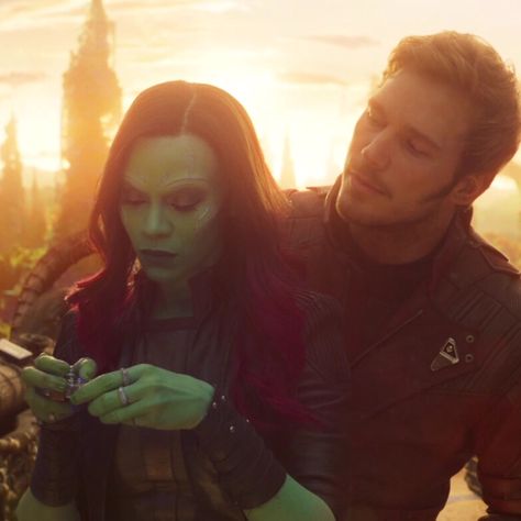 Starlord And Gamora, Marvel Wall Art, Avengers Coloring, Marvel Couples, Marvel Coloring, Peter Quill, Marvel Photo, Marvel Images, Marvel Posters