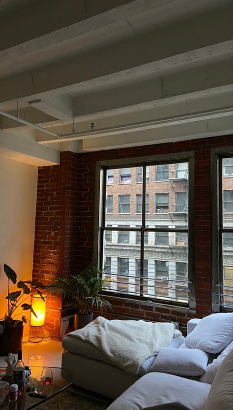 Brick Apartment Interior, Cosy New York Apartment, Rustic New York Apartment, Small Cozy Nyc Apartment, Nyc Apartment Brick Wall, Exposed Brick Nyc Apartment, Nyc Brick Apartment Aesthetic, Empty Apartment Aesthetic, New York Loft Aesthetic