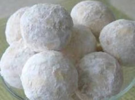 Bisquick Snowballs Recipe Bisquick Cookies, Diy Cozinha, Pecan Balls, Snowballs Recipe, Snowball Cookie Recipe, Bisquick Recipes, White Cookie, Snowball Cookies, Gf Desserts