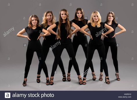 Pose For Pictures Standing, Black Costumes, Dance Team Photos, How To Pose For Pictures, Group Pose, Pose For Pictures, Group Photo Poses, Group Picture Poses, Dance Picture Poses