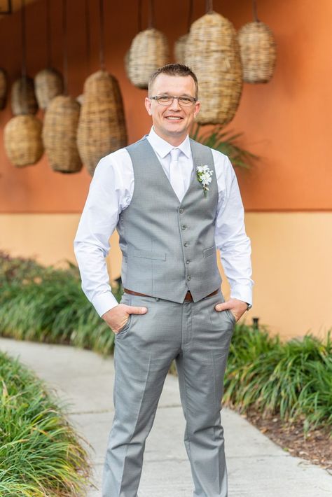 Grey Chambelanes Outfits, Groom Vest Only, Best Man Outfit Wedding, Father Of The Bride Attire, Groom Vest, Groom Colours, Casual Groom Attire, Grey Pants Men, Best Man's Outfit