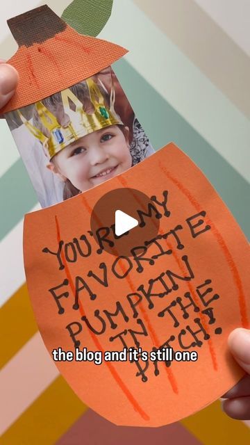 Stacey Garska Rodriguez | The Soccer Mom Blog on Instagram: "Cutest pumpkin ever!! 😍🎃 This pumpkin pop-up card is an adorable classroom craft idea or fall keepsake. And it’s easy to make!  Comment “pumpkin” and I’ll send the printable pumpkin pattern right to your IG inbox! 📥   Supply List: Pumpkin Pattern (print it on my blog!) Orange & green card stock  Paint Markers Jumbo wooden craft stick Kids photograph Scissors & Glue  #fallcrafts #kidscrafts #pumpkins #papercrafting" Pumpkin Craft Idea, Printable Pumpkin Patterns, Pumpkin Craft For Kids, Pumpkins Preschool, Kindergarten Craft, Photo Frame Crafts, Wooden Craft Sticks, Scarecrow Crafts, Pumpkin Craft