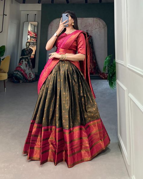 Cash On Delivery Available In India ❣️. *Rate : 2299/-* *Lehenga(Stitched)* Lehenga Fabric : Jacquard Silk Lehenga Work : Zari Weaving Work Lehenga Waist : SUPPORTED UP TO 42 Lehenga Closer : Drawstring With Zip Stitching : Stitch With Canvas Length : 41 Flair : 3.60 Meter Inner : Micro Cotton *Blouse(Unstitched)* Blouse fabric : Jacquard Silk Blouse Work : Zari Weaving Work Blouse Length : 1 Meter *Dupatta* Dupatta Fabric : Jacquard Silk Dupatta Work : Zari Weaving Work Dupatta Length :... Box Plate Lehenga, Box Pleat Lehenga, Patola Lehenga, Silk Blouse Work, Zip Stitching, Lehenga Stitched, Lehenga Fabric, Stitched Lehenga, Work Lehenga