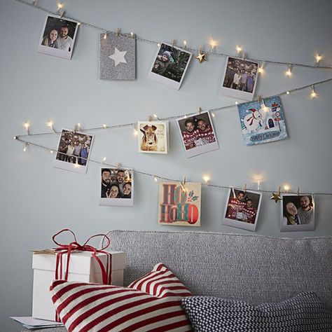 10 Super Creative Christmas Card Display Ideas | Home Design And Interior Polaroid Pictures Display, Polaroid Display, Christmas Card Display, Polaroid Wall, Urban Interiors, Polaroid Pictures, Christmas Trends, Display Cards, Christmas Photo Cards