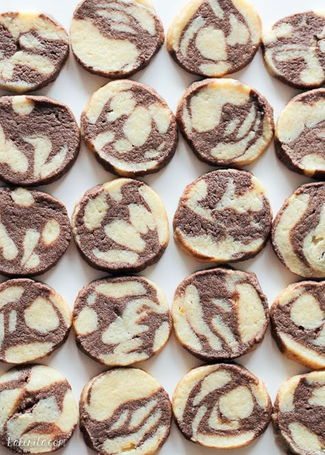 chocolate and vanilla swirl ice box cookies from Bakerita Freezable Cookies, Freezer Cookies, Refrigerator Cookies, Icebox Cookies, Butter Balls, Bake Cookies, Thermomix Recipes, Look Beautiful, Tea Cakes