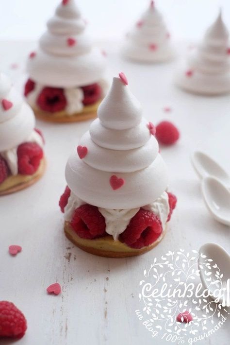 Christmas Food Desserts, Fancy Desserts, Google Translate, Plated Desserts, Fall Desserts, Mini Desserts, Healthy Dessert Recipes, Pavlova, Healthy Dessert