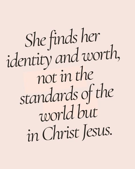 She finds her identity and worth not in the standards of the world but in Christ Jesus. Strip yourself of every pressure to fit in; instead, fit within God’s design for your life. You are worthy. Take up space and glow up, sis. God’s got you! 💛 Prayer Vision Board, Christian Woman Encouragement, Christ Quotes, Daughters Of The King, Embrace Life, S Design, You Are Worthy, Empowering Women, The Wisdom