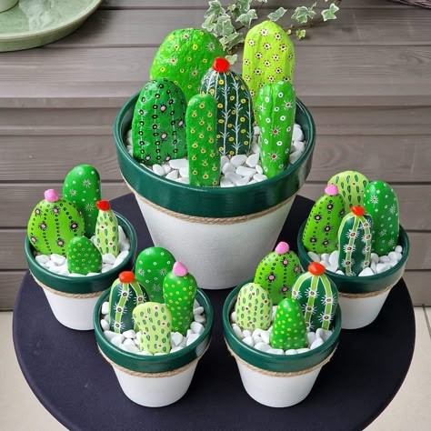 Stone Cactus, Painted Rock Cactus, Rock Cactus, Stone Plant, Stone Art Painting, Cactus Painting, Painted Rocks Kids, Garden Decor Projects, Rock And Pebbles