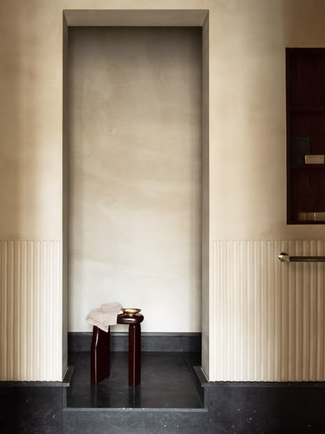 Art Deco Apartment, Art Deco Bathroom, Stucco Walls, Parisian Apartment, Sopot, Paris Apartments, Pierre Frey, Estilo Art Deco, Interior Deco