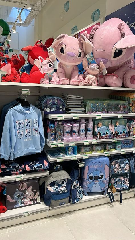 Stitch Room Ideas, Lilo And Stitch Toys, Stitch Items, Lilo And Stitch Characters, Lilo And Stitch Merchandise, ليلو وستيتش, Stitch Cake, Lilo And Stitch Ohana, Disney Room Decor