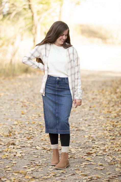 Activewear Dresses, Modest Fall Outfits, Modest Winter Outfits, Pentecostal Outfits, Jean Skirt Outfits, Pentecostal Fashion, Leggings Style, Modesty Outfits, Denim Skirt Outfits