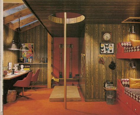 Late 70s/Early 80s wood paneled rooms. We had the EXACT same wood paneling, and I hated it despite my love for wood paneling. I still don't care for this particular paneling. Fake Wood Flooring, 80s Room Aesthetic, Retro Homes, Retro Rooms, 80s Room, 1960s Decor, 80s Interior, 70s House, Fake Wood