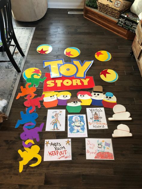 Toy Story Window Display, Toy Story Decorations Classroom, Toy Story Classroom Door, Toy Story Classroom Theme, Toy Story Decorations, Toy Story Room, Disney Themed Classroom, Toy Story Halloween, Toy Story Party Decorations