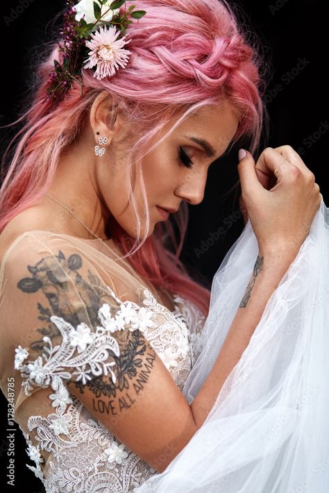 Pink Hair Wedding Brides, Pink Hair Wedding, Pastel Pink Weddings, Wedding Brides, Future Wedding Ideas, Hair Wedding, Pink Wedding, Pink Hair, Pastel Pink