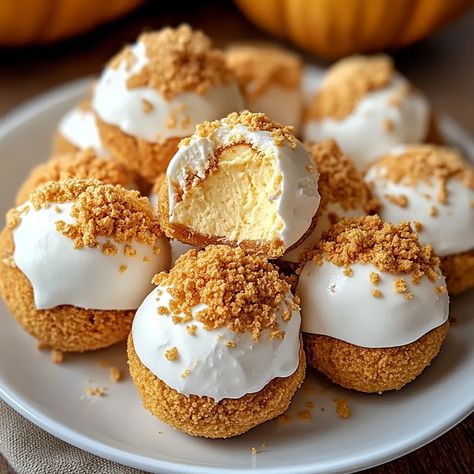 Quick No Bake Treats, Easy Holiday Treats No Bake, Fall Treats No Bake, Oreo Pumpkin Balls, Cheesecake Ball Recipes, Fall Recipes Dessert Healthy, Appetizer Balls Recipes, Mini Cheesecake Balls, Easy Appetizers No Bake