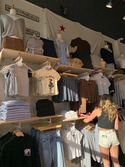 Brandy Melville Store, Store Outfits, Clothing Store Interior, Clothing Store Design, Boutique Clothing Store, Wedding Dress Store, Cute Comfy Outfits, Baggy Pants, Dope Outfits