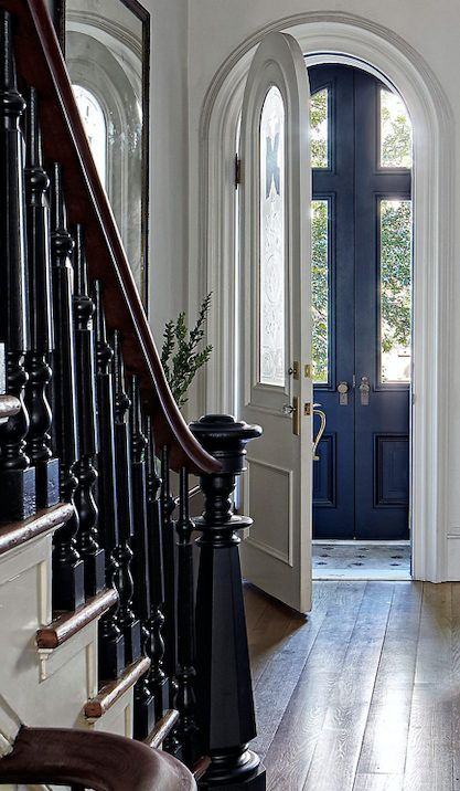 Brownstone Interiors, Brooklyn Brownstone, London Townhouse, Casa Vintage, Wallpaper Pastel, Pool Design, Dream Apartment, Entry Way, Dream House Interior