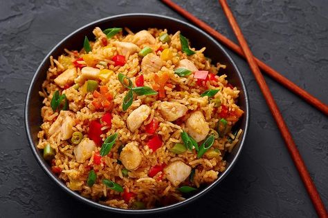 Best Szechuan Fried Rice Recipe: Spicy 30-Minute Chicken Fried Rice Recipe Is a Hot Dinner Idea #30secondmom Hot Dinner Ideas, Schezwan Chicken, Szechuan Chicken, Chicken Fried Rice Recipe, Seared Chicken Breast, Cheesy Chicken Broccoli, Broiled Chicken, Easy Chicken Breast, Arroz Frito