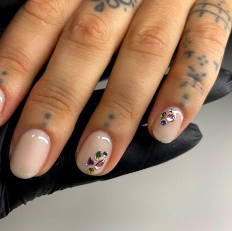 Short milky white gel polish nails with small colourful gems acting as accents on the ring and pinky finger Nails Gems, Gem Nail Designs, Nails With Gems, Nail Gems, Confetti Nails, Studded Nails, Gem Nails, Hard Gel, Nails Diy