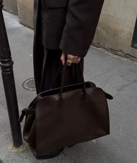 Margaux Bag, Minimalist Bags, Brown Outfits, The Row Bag, Guess Shoulder Bag, Crafted Bag, Timeless Bags, Brown Bag, Simple Trendy Outfits