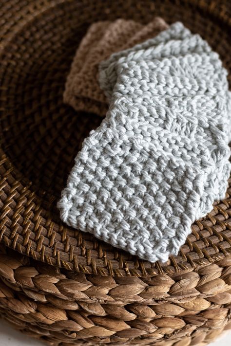 Knitted Makeup Remover Pads, Knitted Face Cloths, Knitted Kitchen Cloths, Rug Knitting Pattern, Cotton Yarn Projects Knitting, Knitted Dish Cloths Free Patterns, Knit Dish Scrubbies, Knit Washcloth Pattern Free, Knit Washcloth Patterns