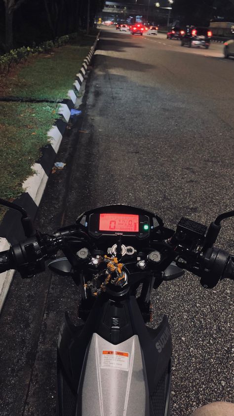 Suzuki Raider 150 Fi Wallpaper, Raider 150 Suzuki, Raider150 Fi, Lowkey Boyfriend Pictures, Night Ride With Boyfriend, Raider 150 Fi Wallpaper, Suzuki Raider 150 Fi, Raider 150 Fi, Alcoholic Snapchat