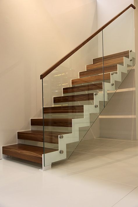 Staircase Floating, Glass Stairs Design, White Floorboards, Glass Handrail, Cantilever Stairs, Loft Staircase, Staircase Design Modern, Staircase Railing Design, Stair Design