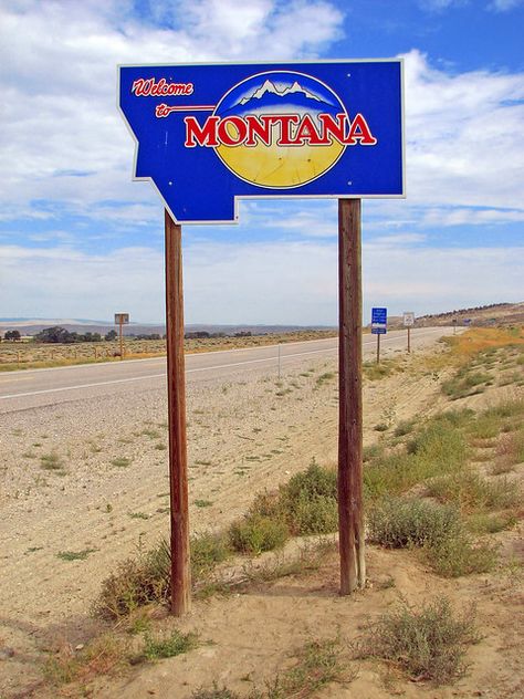 Montana Border Sign | "Welcome to Montana" border sign along… | Flickr Montana Sign, City Sign, State Signs, Montana State, Us Road Trip, World Cities, Road Signs, Travel Bucket, Wyoming